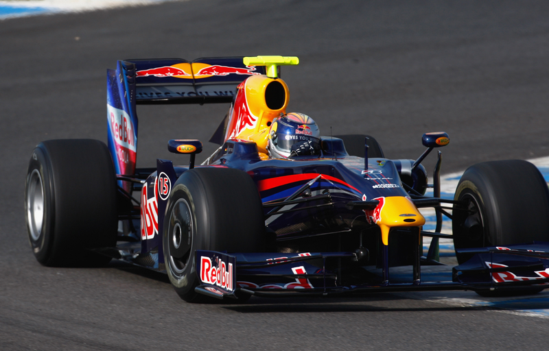 Illustration for article titled Red Bull Racing 2009 RB5 F1 Car Debuts At Circuito De Jerez, Gets Wings